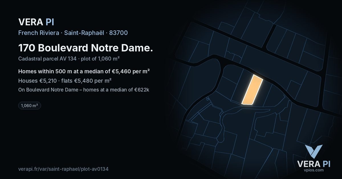 170 Boulevard Notre Dame, Saint-Raphaël at night – the plot lit, the parcels around coloured by the prices near them