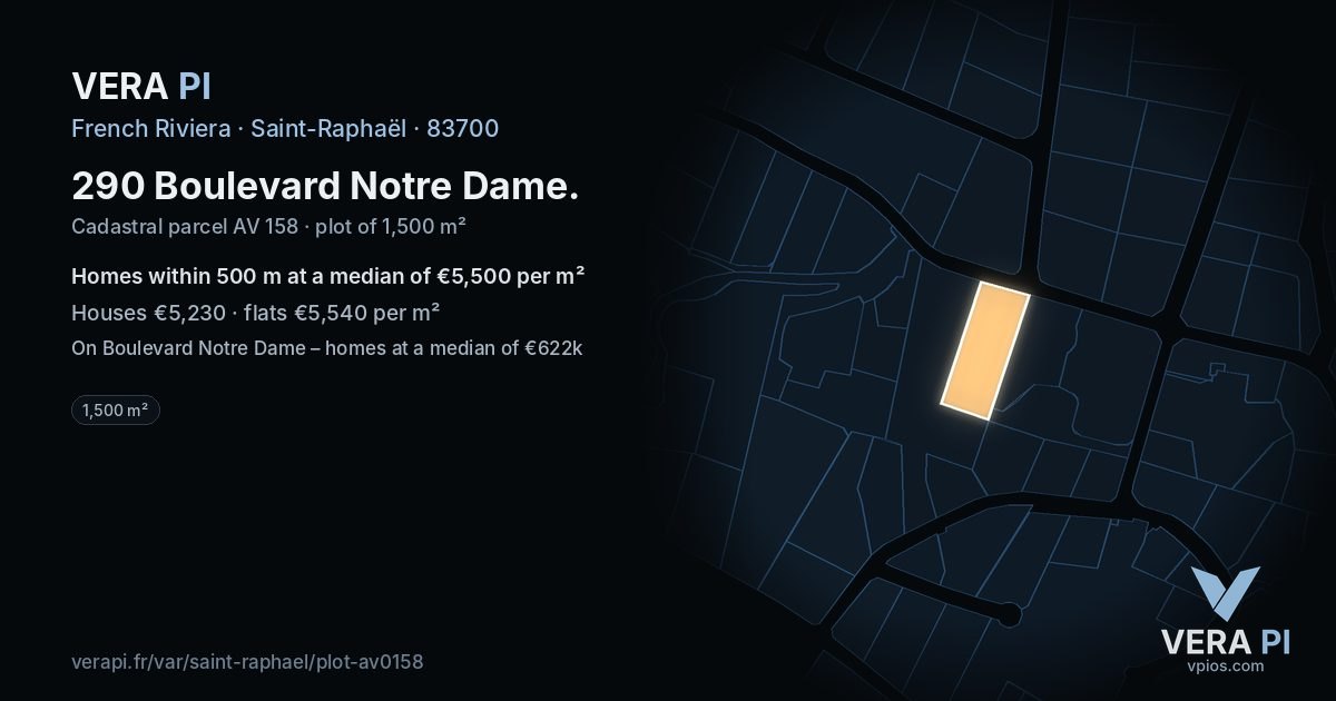 290 Boulevard Notre Dame, Saint-Raphaël at night – the plot lit, the parcels around coloured by the prices near them