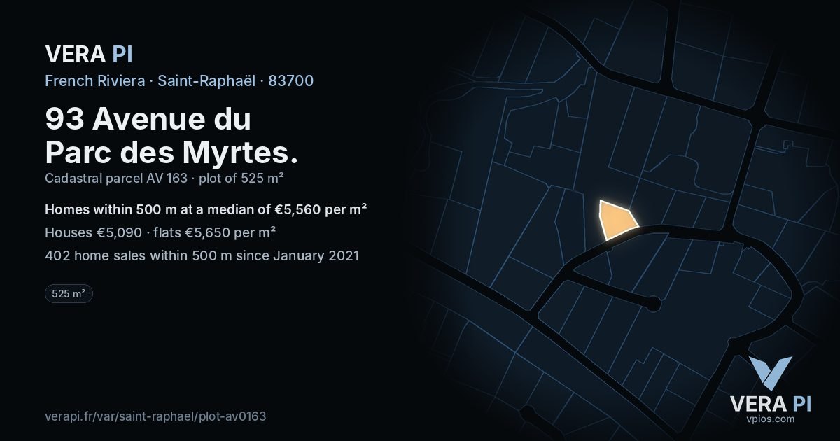 93 Avenue du Parc des Myrtes, Saint-Raphaël at night – the plot lit, the parcels around coloured by the prices near them