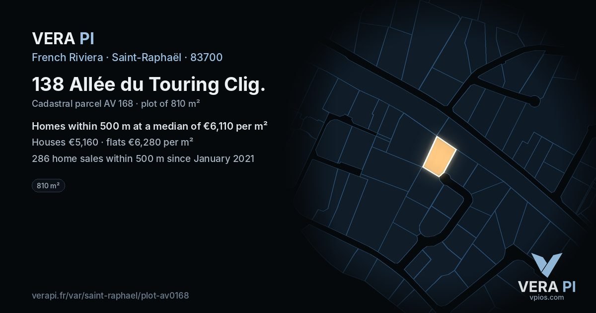 138 Allée du Touring Clig, Saint-Raphaël at night – the plot lit, the parcels around coloured by the prices near them