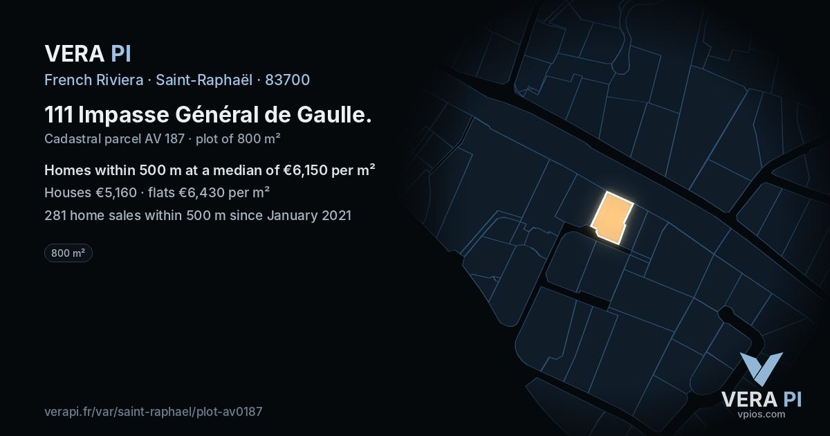 111 Impasse Général de Gaulle, Saint-Raphaël at night – the plot lit, the parcels around coloured by the prices near them