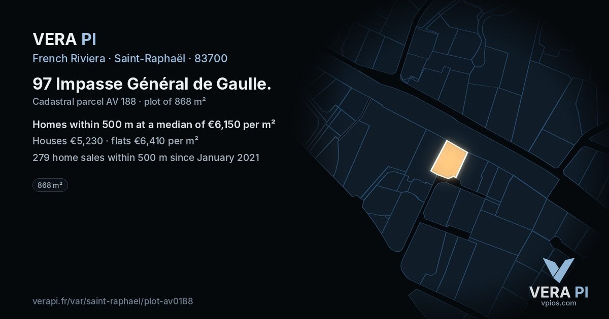 97 Impasse Général de Gaulle, Saint-Raphaël at night – the plot lit, the parcels around coloured by the prices near them