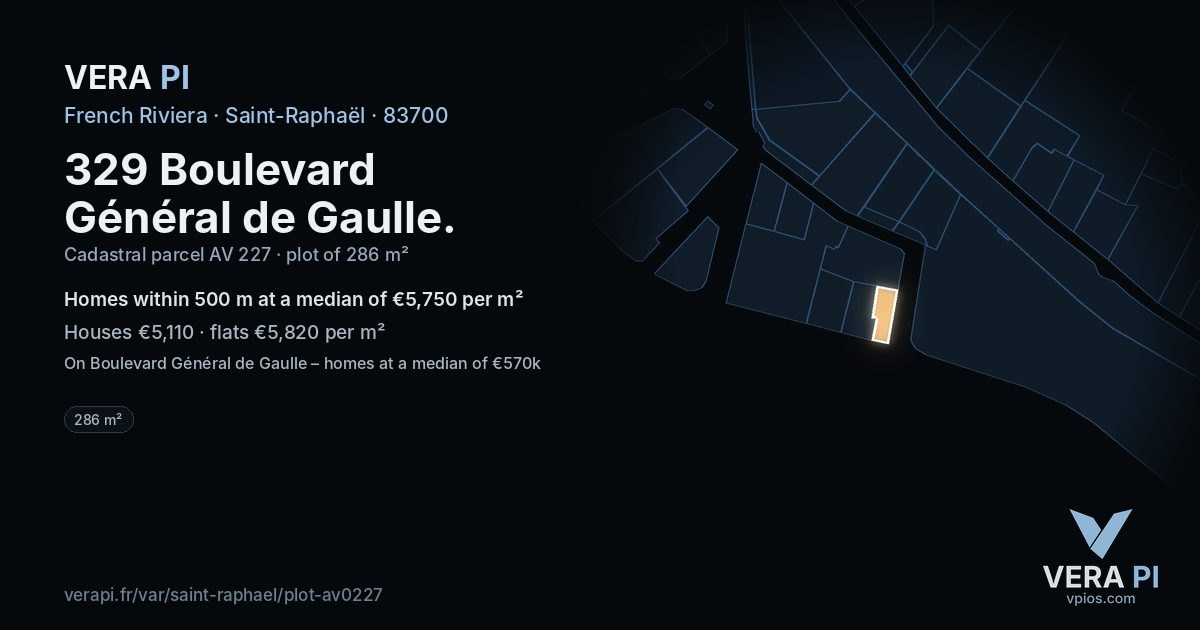 329 Boulevard Général de Gaulle, Saint-Raphaël at night – the plot lit, the parcels around coloured by the prices near them
