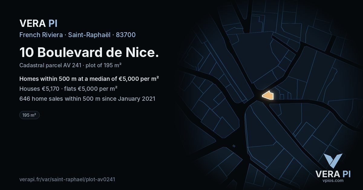 10 Boulevard de Nice, Saint-Raphaël at night – the plot lit, the parcels around coloured by the prices near them