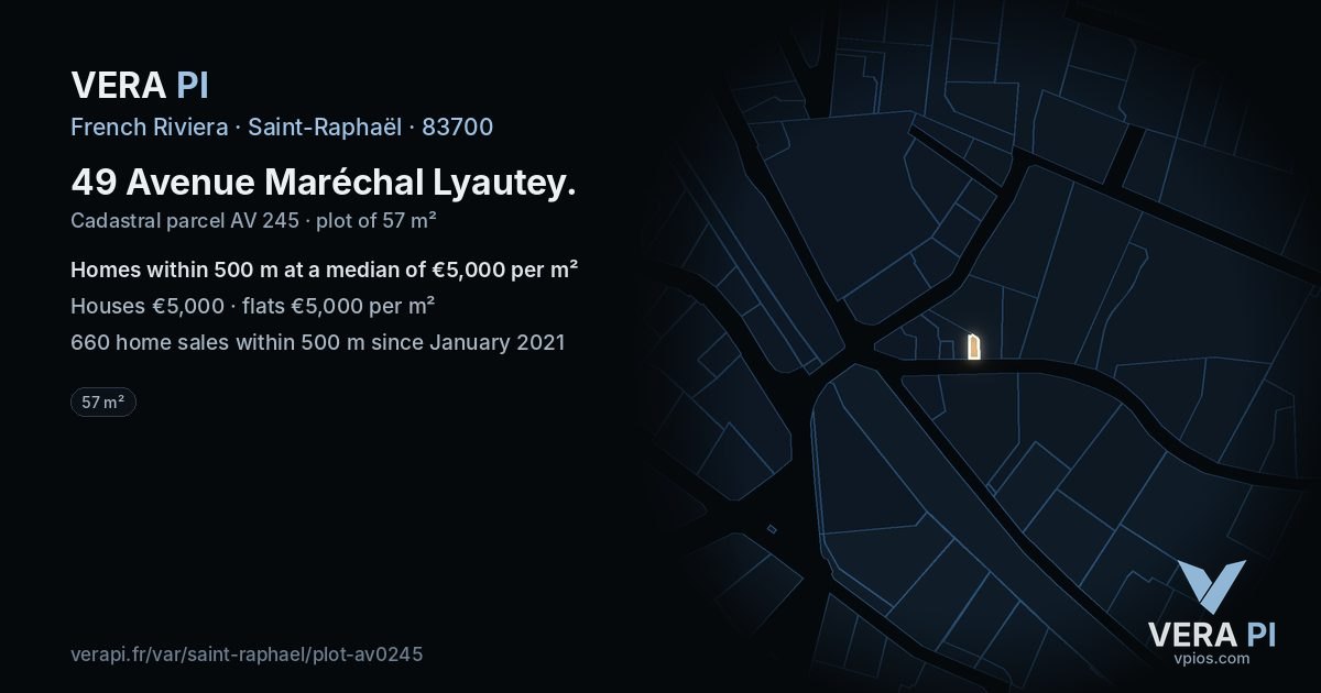 49 Avenue Maréchal Lyautey, Saint-Raphaël at night – the plot lit, the parcels around coloured by the prices near them