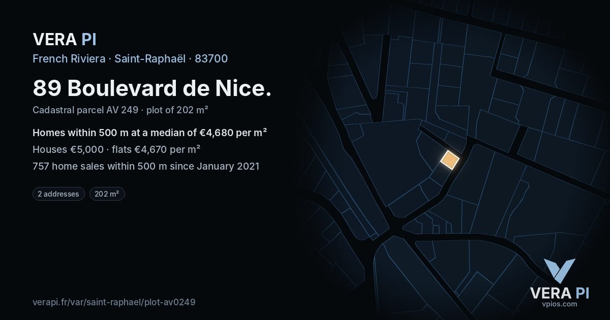 89 Boulevard de Nice, Saint-Raphaël at night – the plot lit, the parcels around coloured by the prices near them