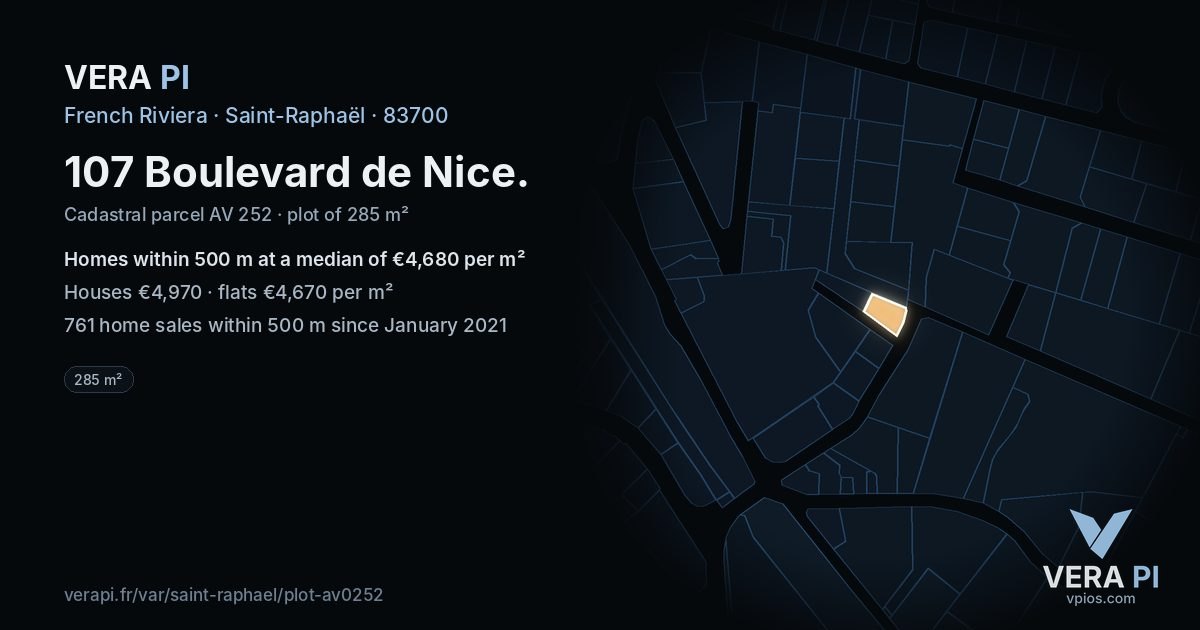 107 Boulevard de Nice, Saint-Raphaël at night – the plot lit, the parcels around coloured by the prices near them