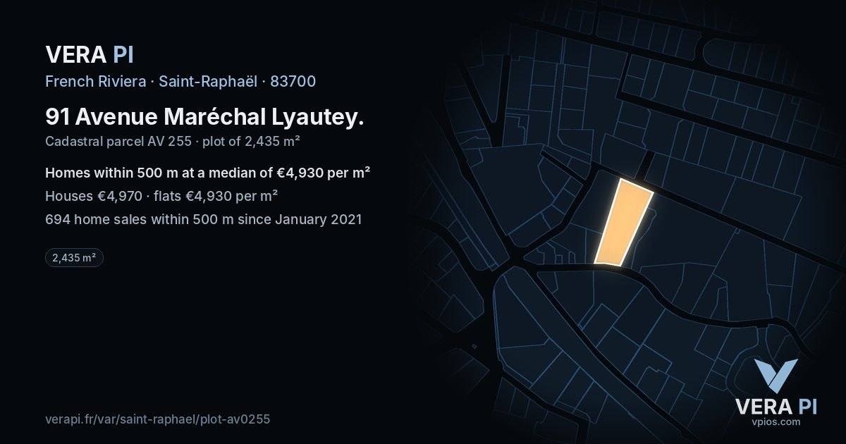 91 Avenue Maréchal Lyautey, Saint-Raphaël at night – the plot lit, the parcels around coloured by the prices near them