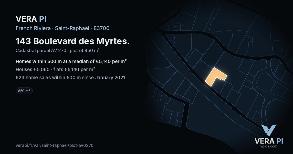 143 Boulevard des Myrtes, Saint-Raphaël at night – the plot lit, the parcels around coloured by the prices near them