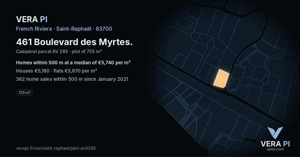 461 Boulevard des Myrtes, Saint-Raphaël at night – the plot lit, the parcels around coloured by the prices near them