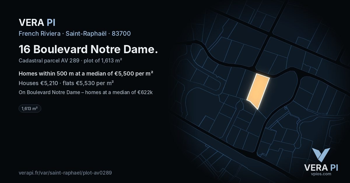 16 Boulevard Notre Dame, Saint-Raphaël at night – the plot lit, the parcels around coloured by the prices near them