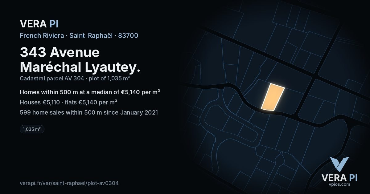 343 Avenue Maréchal Lyautey, Saint-Raphaël at night – the plot lit, the parcels around coloured by the prices near them