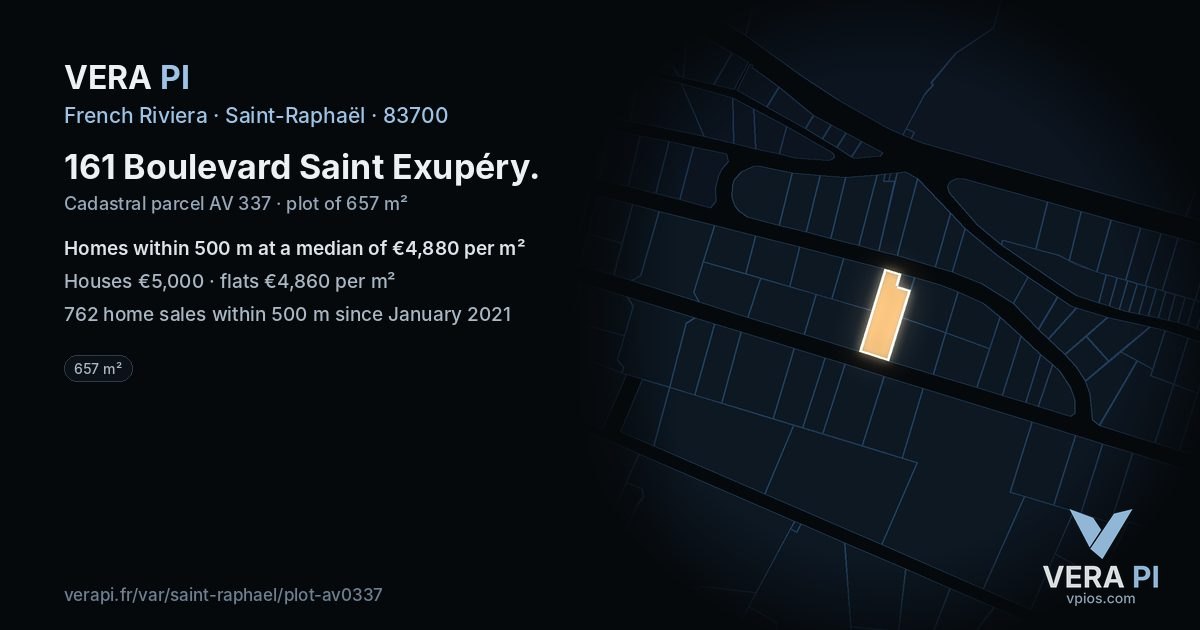 161 Boulevard Saint Exupéry, Saint-Raphaël at night – the plot lit, the parcels around coloured by the prices near them