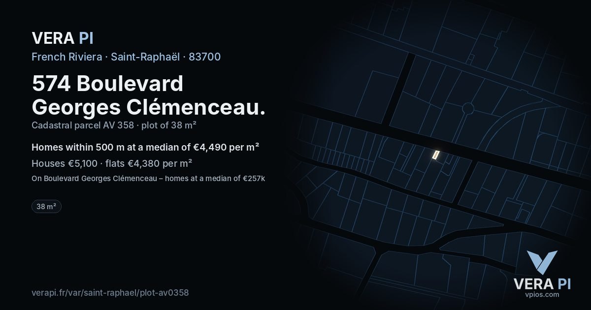 574 Boulevard Georges Clémenceau, Saint-Raphaël at night – the plot lit, the parcels around coloured by the prices near them