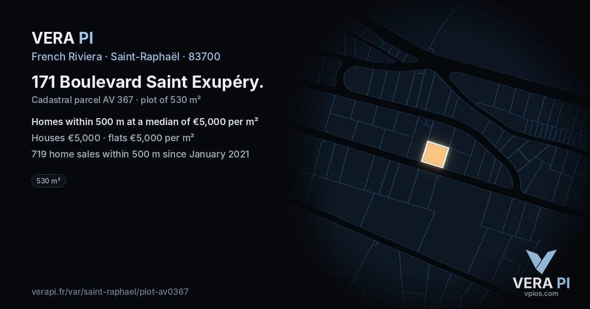 171 Boulevard Saint Exupéry, Saint-Raphaël at night – the plot lit, the parcels around coloured by the prices near them