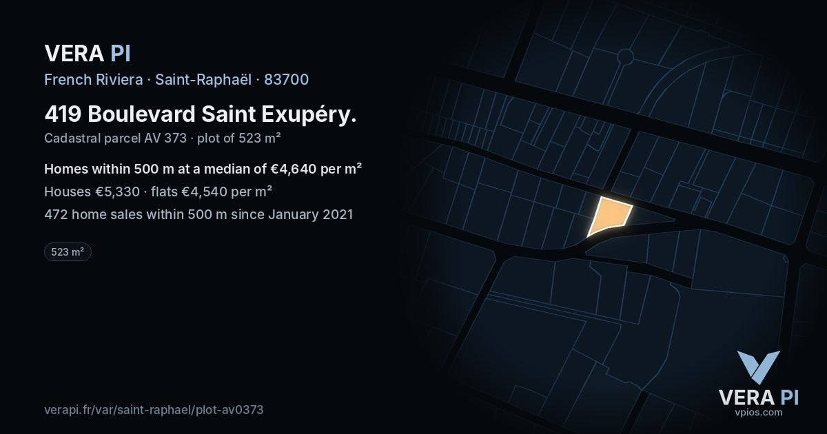 419 Boulevard Saint Exupéry, Saint-Raphaël at night – the plot lit, the parcels around coloured by the prices near them