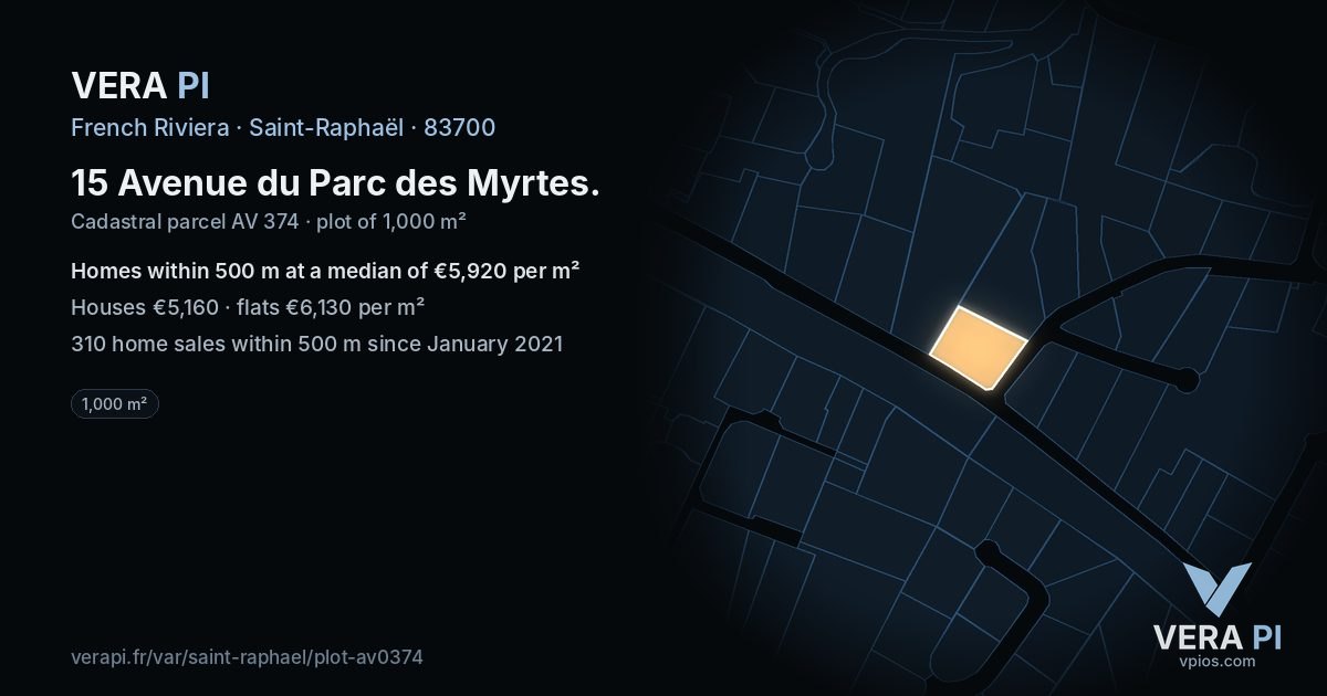 15 Avenue du Parc des Myrtes, Saint-Raphaël at night – the plot lit, the parcels around coloured by the prices near them