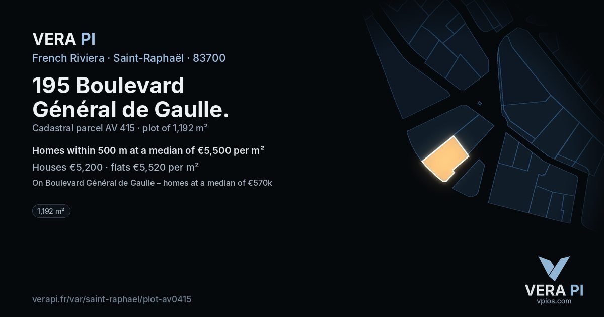 195 Boulevard Général de Gaulle, Saint-Raphaël at night – the plot lit, the parcels around coloured by the prices near them