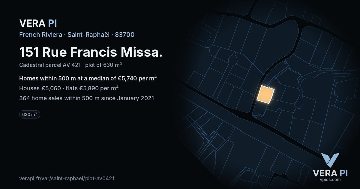 151 Rue Francis Missa, Saint-Raphaël at night – the plot lit, the parcels around coloured by the prices near them