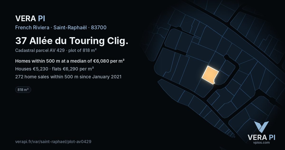 37 Allée du Touring Clig, Saint-Raphaël at night – the plot lit, the parcels around coloured by the prices near them