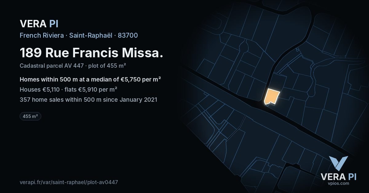 189 Rue Francis Missa, Saint-Raphaël at night – the plot lit, the parcels around coloured by the prices near them