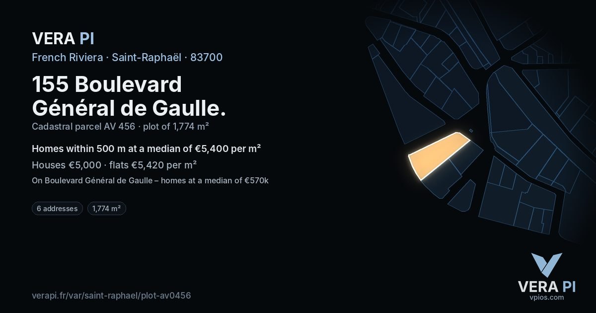 155 Boulevard Général de Gaulle, Saint-Raphaël at night – the plot lit, the parcels around coloured by the prices near them