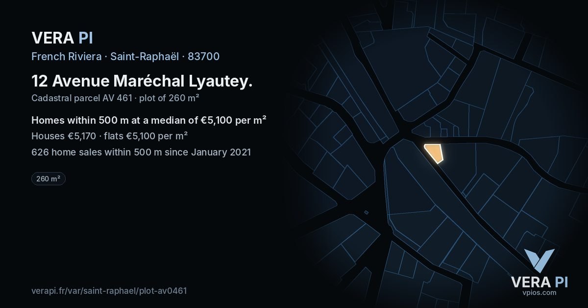 12 Avenue Maréchal Lyautey, Saint-Raphaël at night – the plot lit, the parcels around coloured by the prices near them