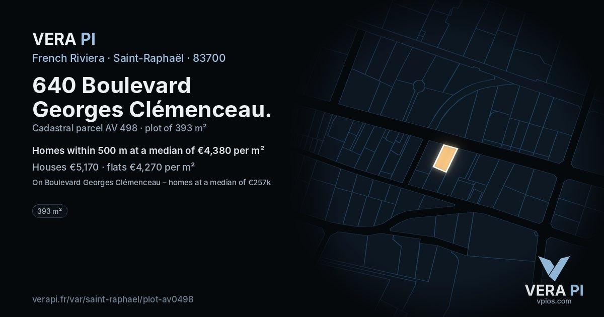 640 Boulevard Georges Clémenceau, Saint-Raphaël at night – the plot lit, the parcels around coloured by the prices near them