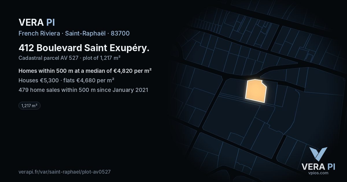 412 Boulevard Saint Exupéry, Saint-Raphaël at night – the plot lit, the parcels around coloured by the prices near them