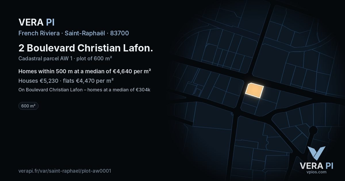 2 Boulevard Christian Lafon, Saint-Raphaël at night – the plot lit, the parcels around coloured by the prices near them