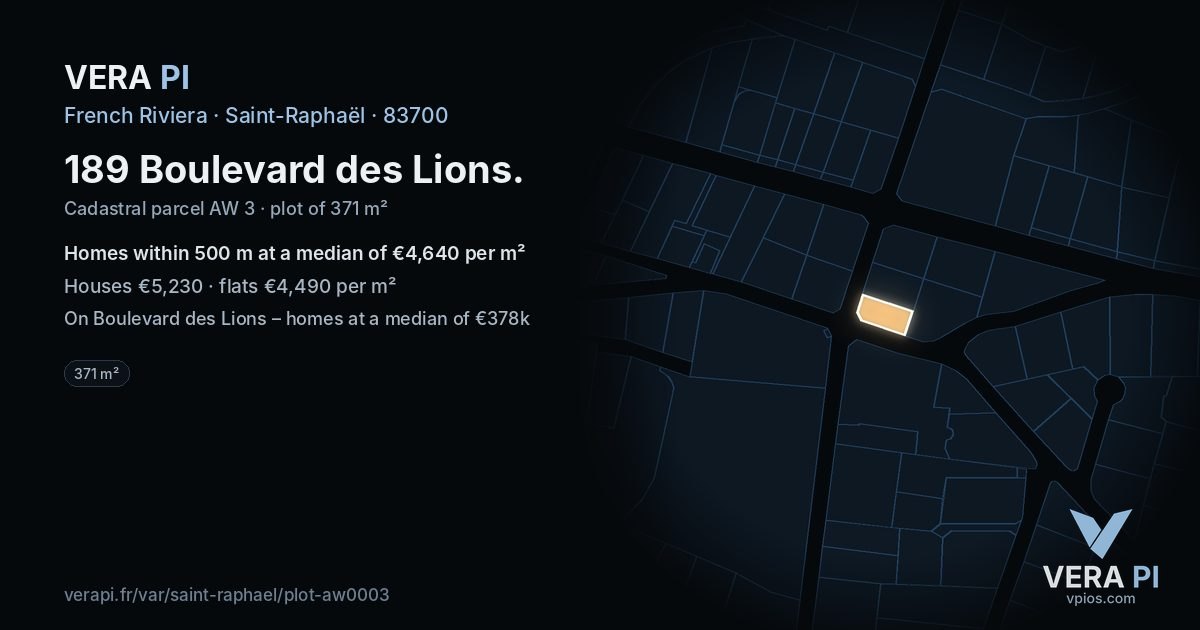189 Boulevard des Lions, Saint-Raphaël at night – the plot lit, the parcels around coloured by the prices near them