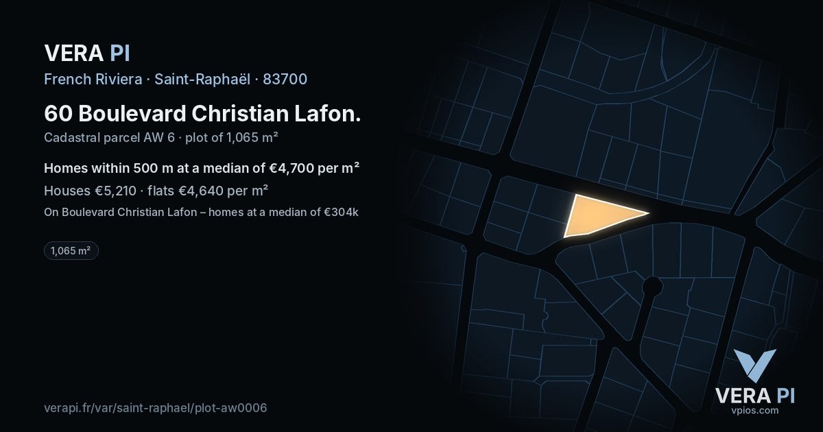60 Boulevard Christian Lafon, Saint-Raphaël at night – the plot lit, the parcels around coloured by the prices near them