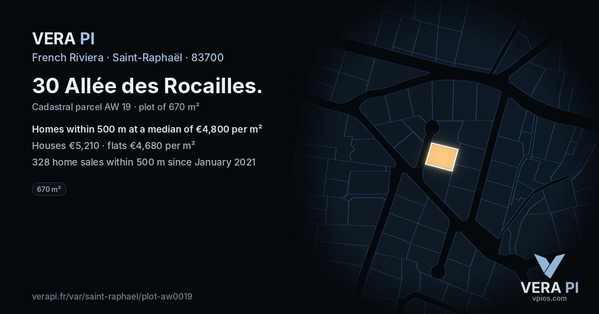 30 Allée des Rocailles, Saint-Raphaël at night – the plot lit, the parcels around coloured by the prices near them