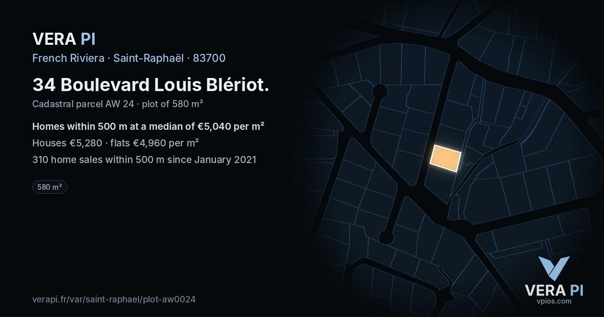 34 Boulevard Louis Blériot, Saint-Raphaël at night – the plot lit, the parcels around coloured by the prices near them