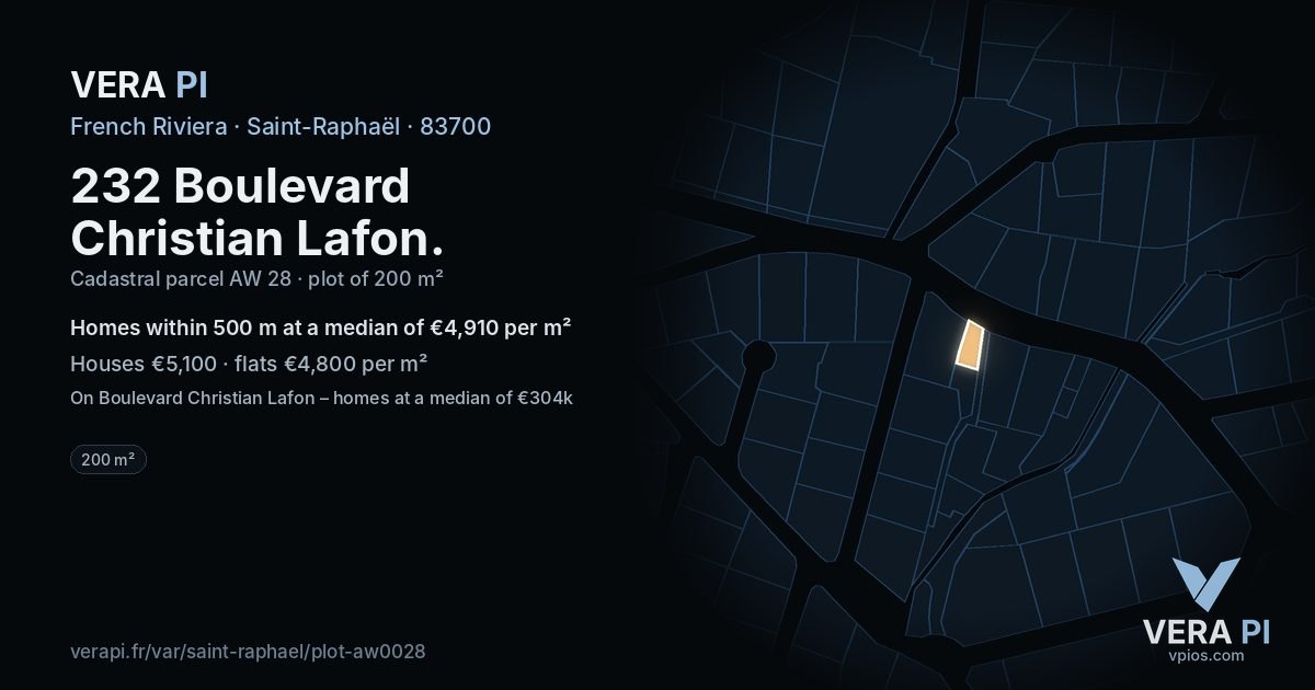 232 Boulevard Christian Lafon, Saint-Raphaël at night – the plot lit, the parcels around coloured by the prices near them