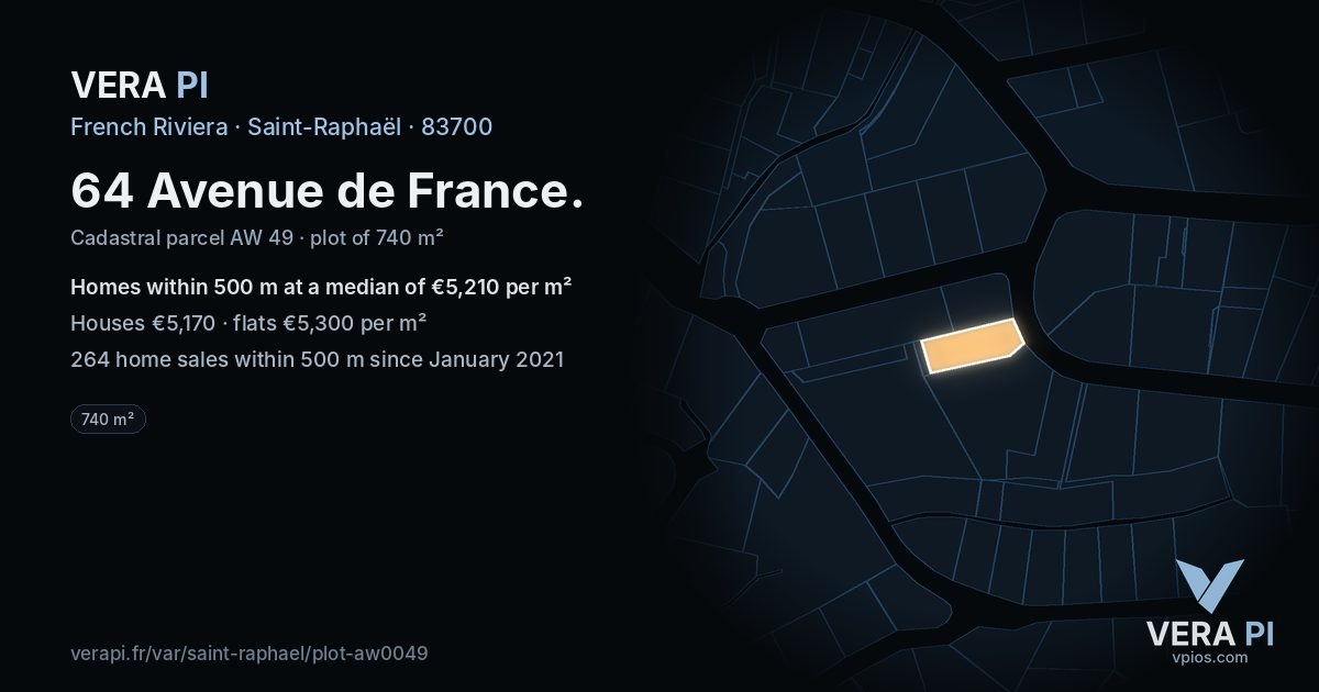 64 Avenue de France, Saint-Raphaël at night – the plot lit, the parcels around coloured by the prices near them
