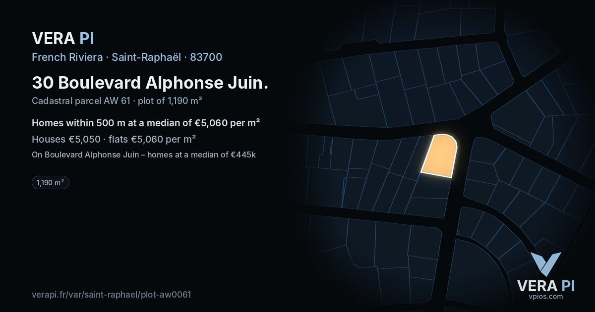 30 Boulevard Alphonse Juin, Saint-Raphaël at night – the plot lit, the parcels around coloured by the prices near them