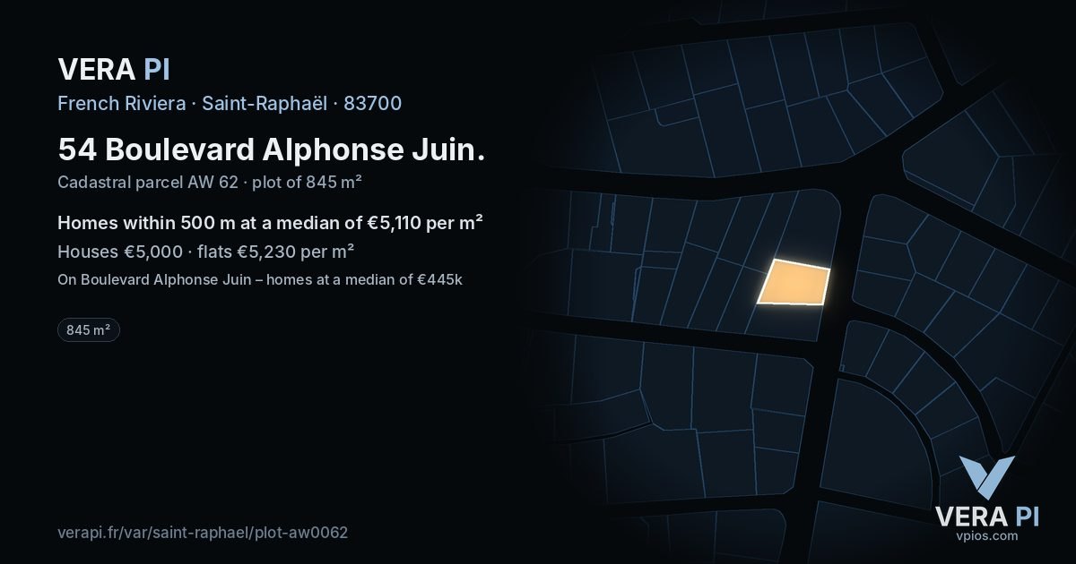 54 Boulevard Alphonse Juin, Saint-Raphaël at night – the plot lit, the parcels around coloured by the prices near them