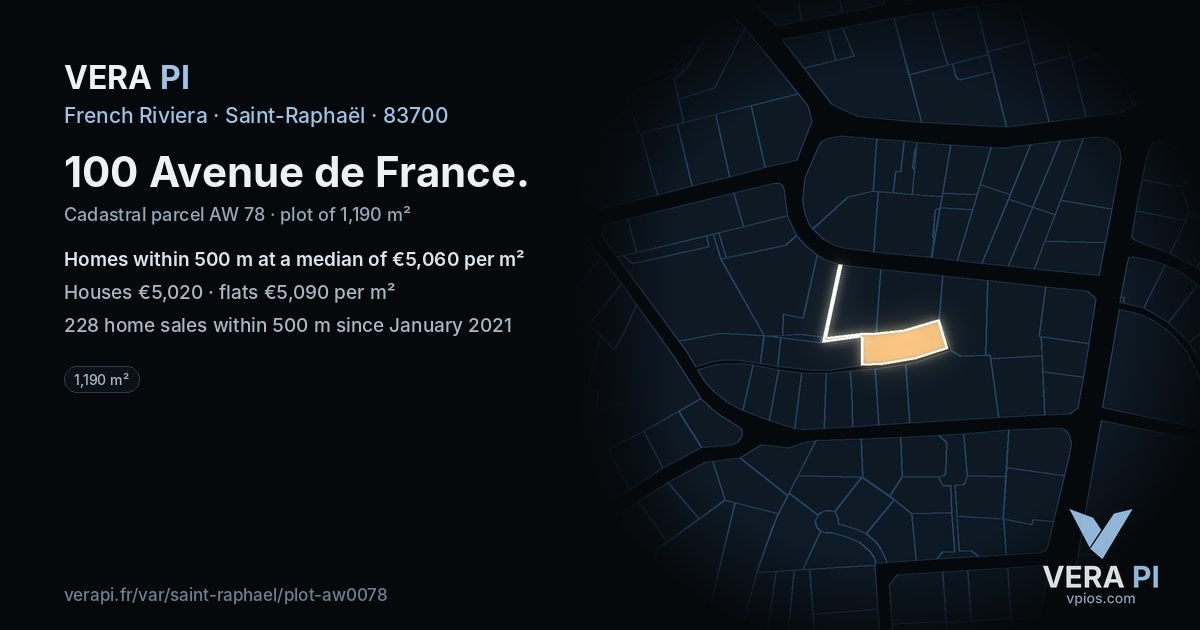 100 Avenue de France, Saint-Raphaël at night – the plot lit, the parcels around coloured by the prices near them