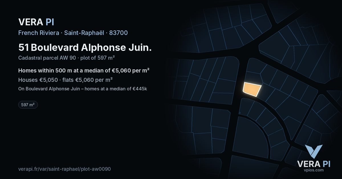 51 Boulevard Alphonse Juin, Saint-Raphaël at night – the plot lit, the parcels around coloured by the prices near them