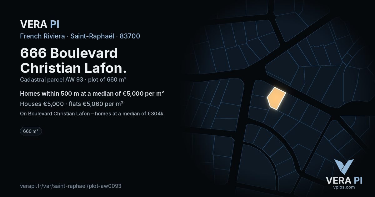 666 Boulevard Christian Lafon, Saint-Raphaël at night – the plot lit, the parcels around coloured by the prices near them