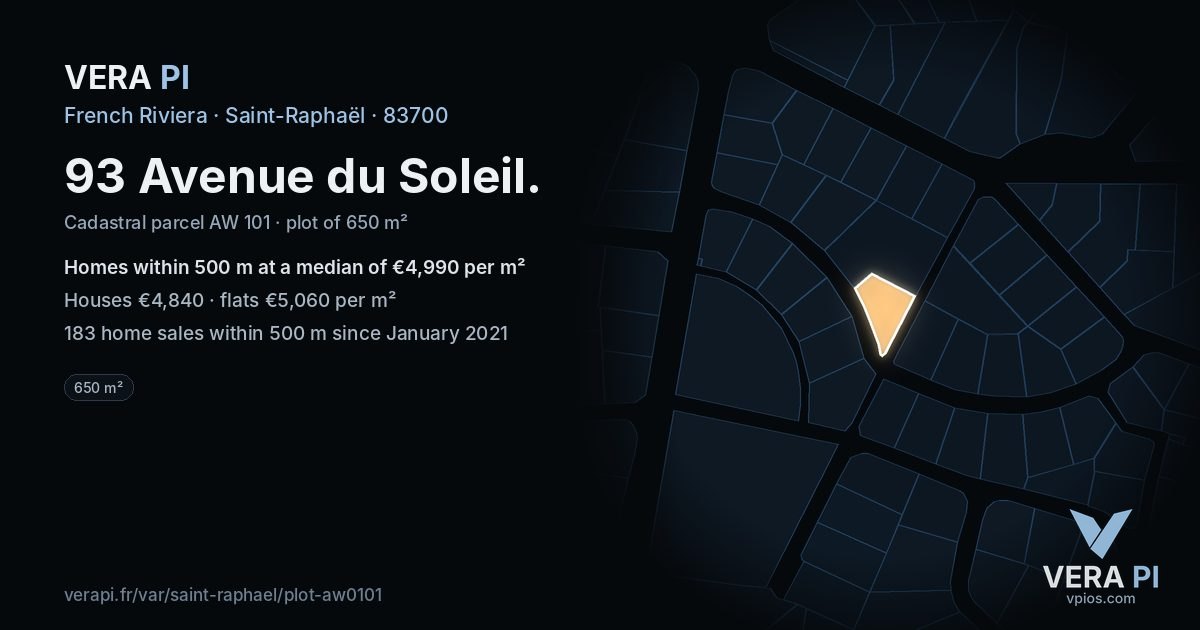 93 Avenue du Soleil, Saint-Raphaël at night – the plot lit, the parcels around coloured by the prices near them