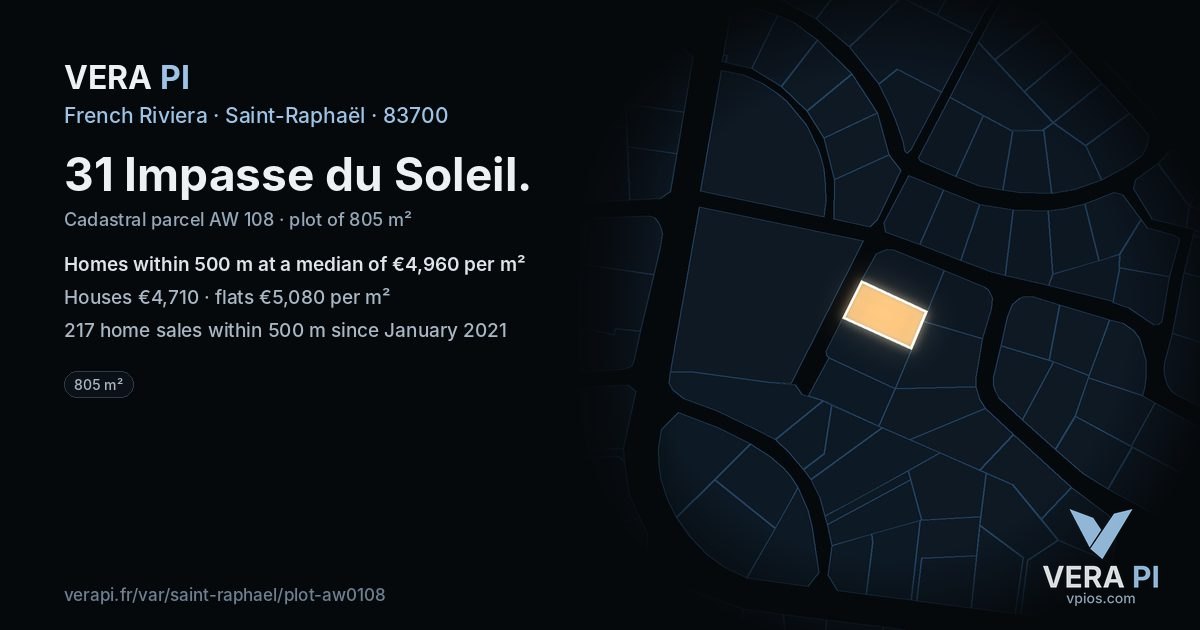 31 Impasse du Soleil, Saint-Raphaël at night – the plot lit, the parcels around coloured by the prices near them