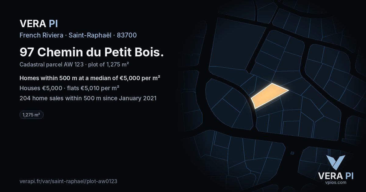97 Chemin du Petit Bois, Saint-Raphaël at night – the plot lit, the parcels around coloured by the prices near them