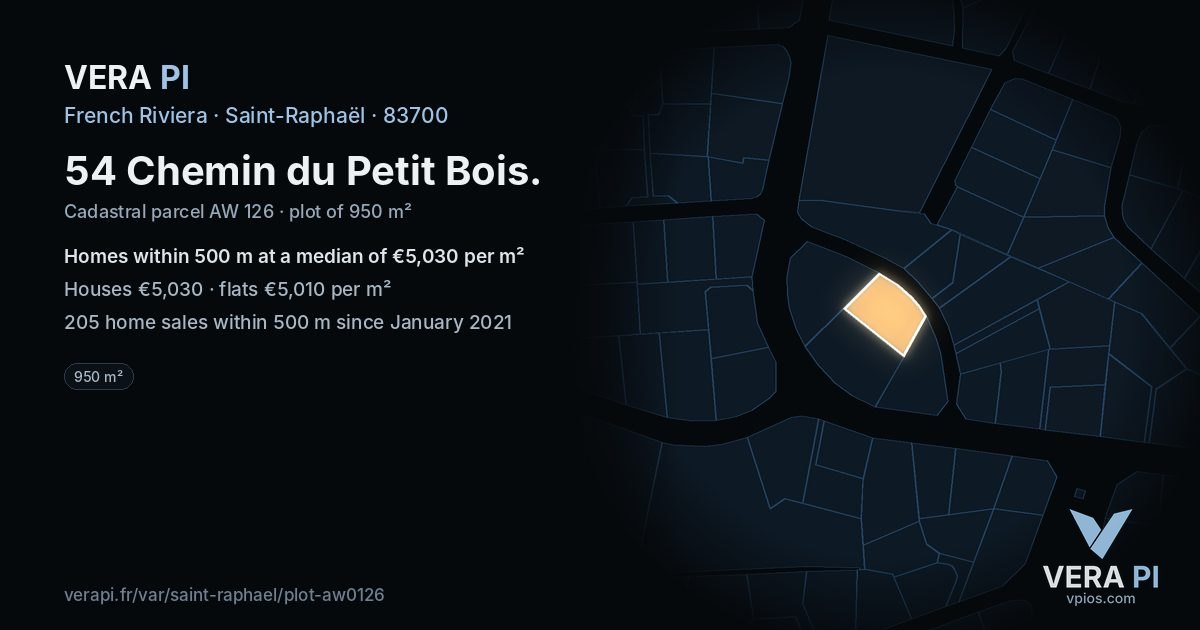 54 Chemin du Petit Bois, Saint-Raphaël at night – the plot lit, the parcels around coloured by the prices near them