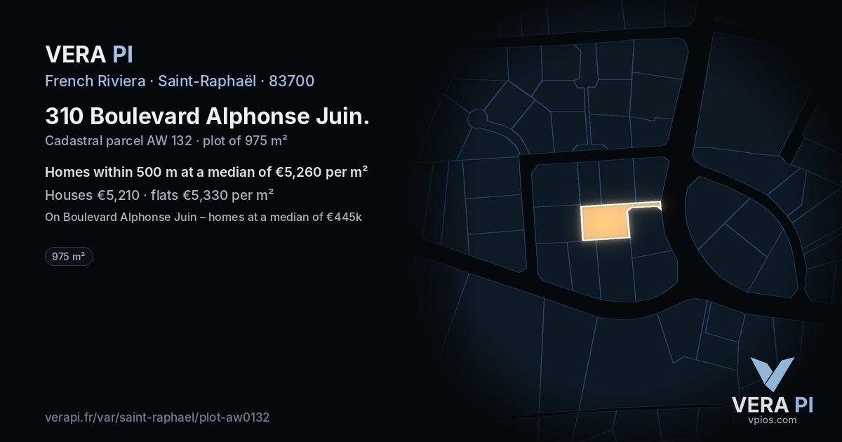 310 Boulevard Alphonse Juin, Saint-Raphaël at night – the plot lit, the parcels around coloured by the prices near them