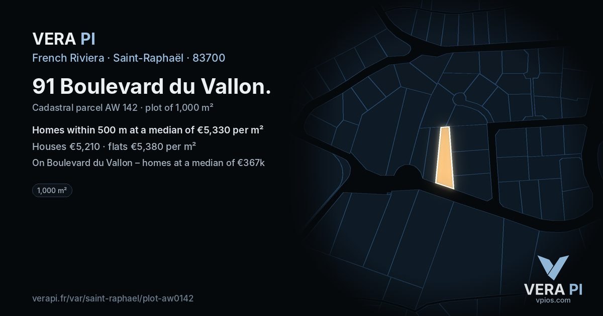 91 Boulevard du Vallon, Saint-Raphaël at night – the plot lit, the parcels around coloured by the prices near them