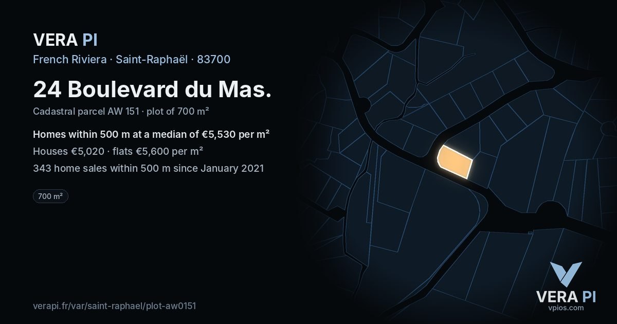24 Boulevard du Mas, Saint-Raphaël at night – the plot lit, the parcels around coloured by the prices near them