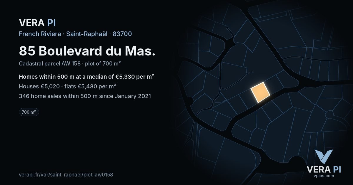 85 Boulevard du Mas, Saint-Raphaël at night – the plot lit, the parcels around coloured by the prices near them