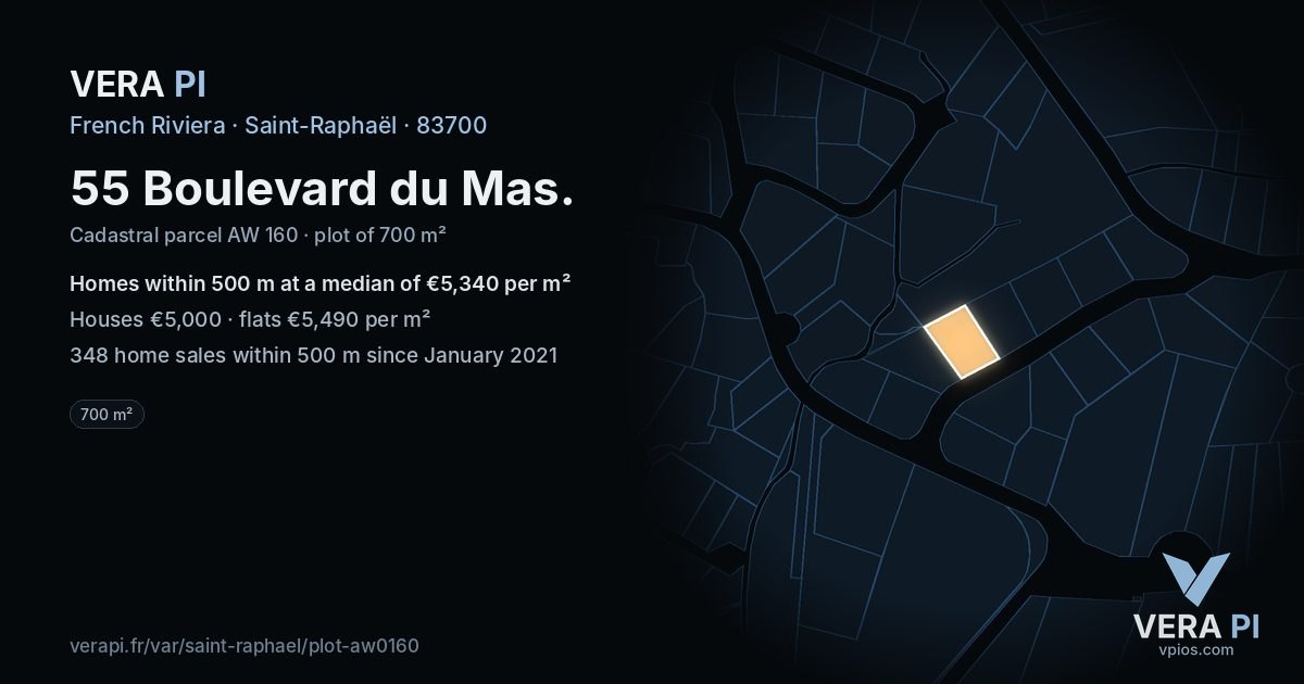 55 Boulevard du Mas, Saint-Raphaël at night – the plot lit, the parcels around coloured by the prices near them